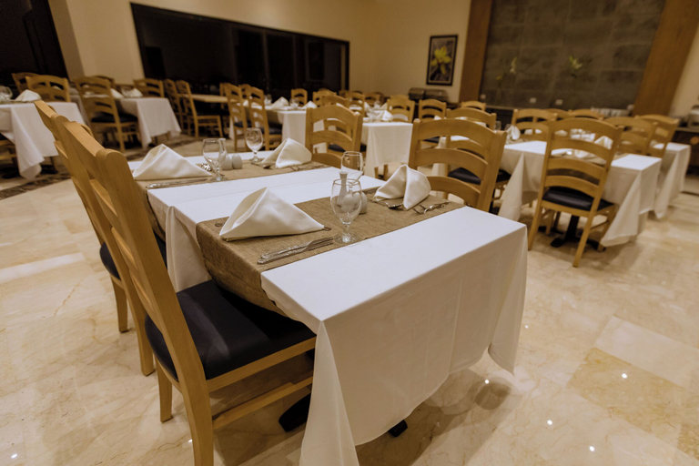 Food & Drinks, Sky View Suites Hotel, Al-Ghurdaqah