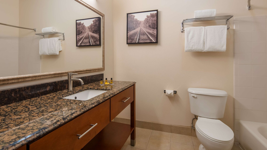 Bathroom 4, Best Western Plus Wakeeney Inn & Suites, Trego