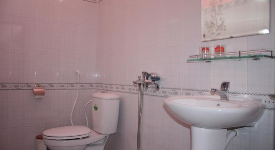 Bathroom 4, Minh Anh Garden Hotel, Phan Thiết