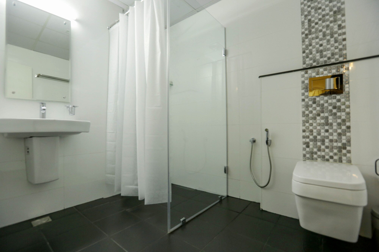 Bathroom 3, Le Noor, Ernakulam