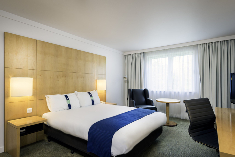Bedroom 4, Holiday Inn OXFORD by IHG, Oxfordshire