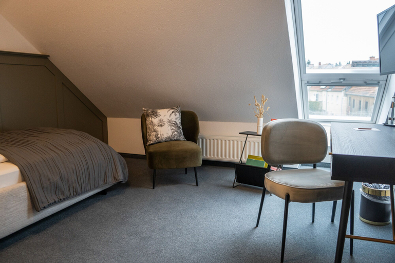 Bedroom 16