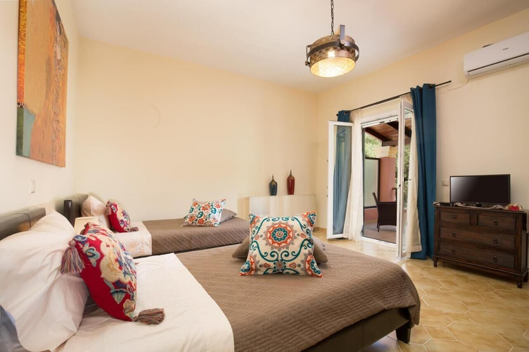Bedroom 2, Four seasons House, Ionian Islands