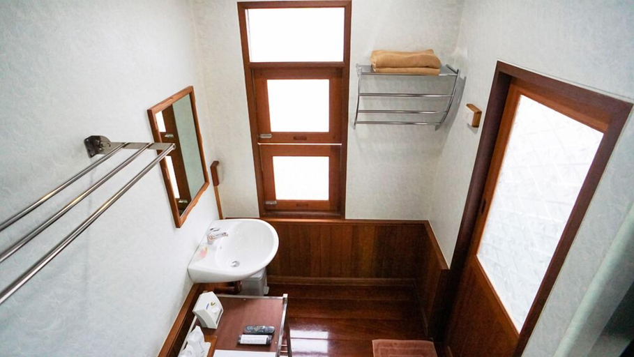 Bathroom 3, Baan Siriporn Resort, Muang Samut Songkhram