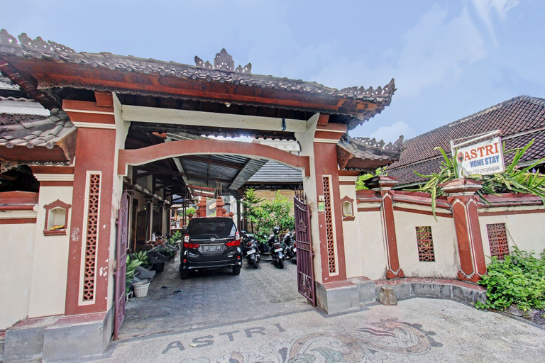 Exterior & Views 1, Hotel O Astri Homestay, Lombok