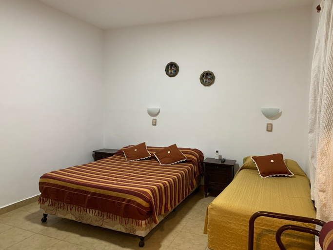 Bedroom 2, Hotel Residencial España, Capital