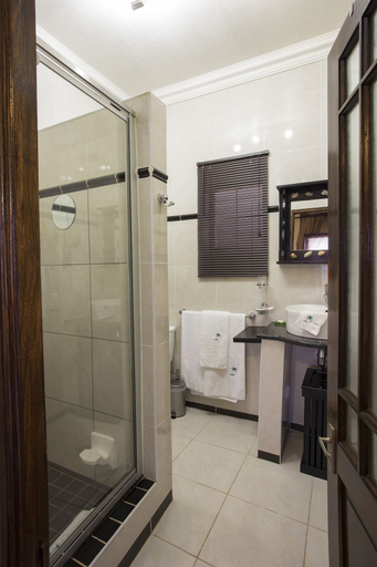 Bathroom 4, The Royal Palm Bed & Breakfast, Sekhukhune