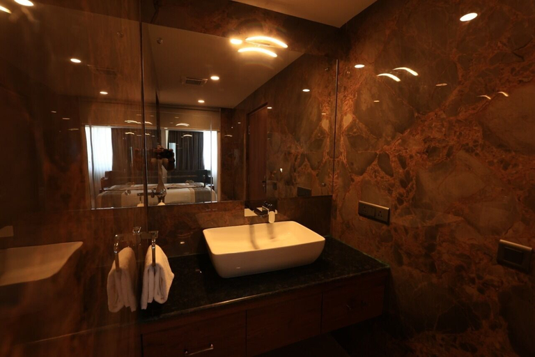 Bathroom 2, Seven Hills Hotels, Puri