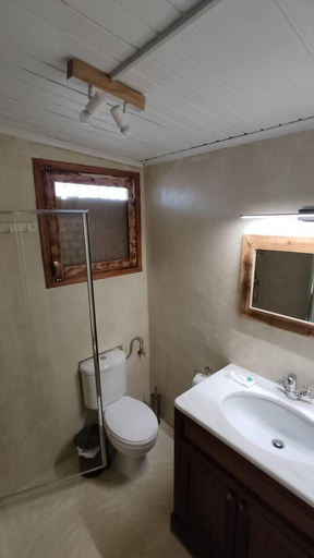 Bathroom 3, Beachfront/2br/garden/bbq/seaview/quietretreat, West Greece