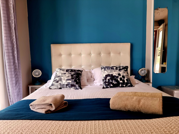Bedroom 4, Villa Alyzea, Hérault
