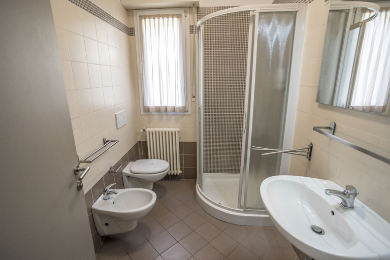 Bathroom 3, Rimini Bay Suites & Residence, Rimini
