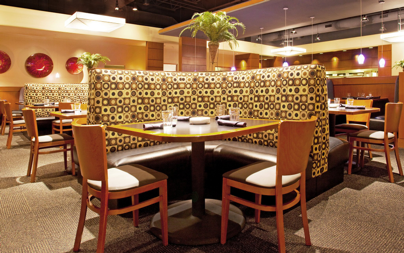 Food & Drinks 3, Holiday Inn & Suites BLOOMINGTON-AIRPORT, McLean