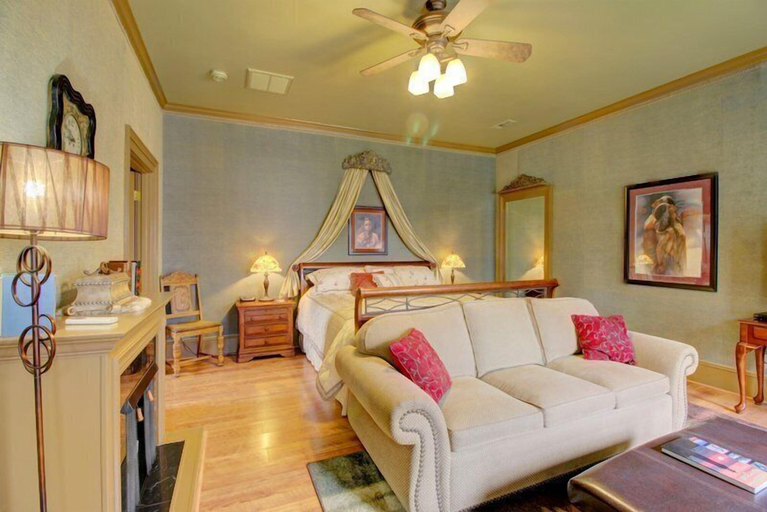Bedroom 2, Bybee's Historic Inn, Jackson