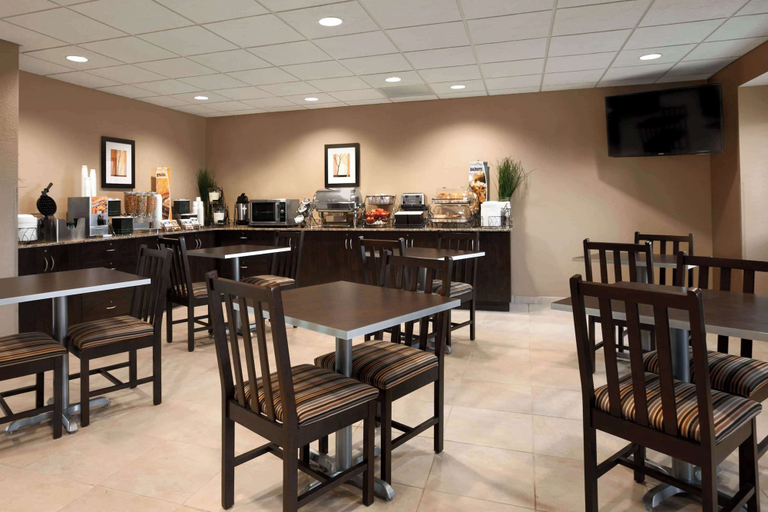Food & Drinks 5, Microtel Inn & Suites by Wyndham St Clairsville/Wheeling, Belmont