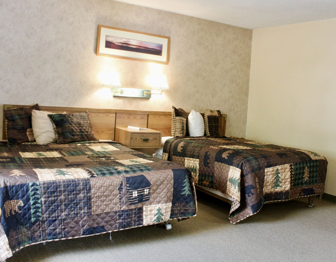 Bedroom 2, Lake Haven Motel, Warren