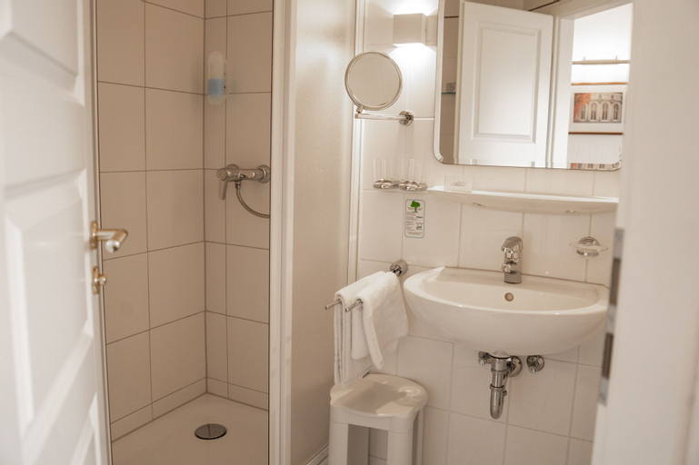 Bathroom 4