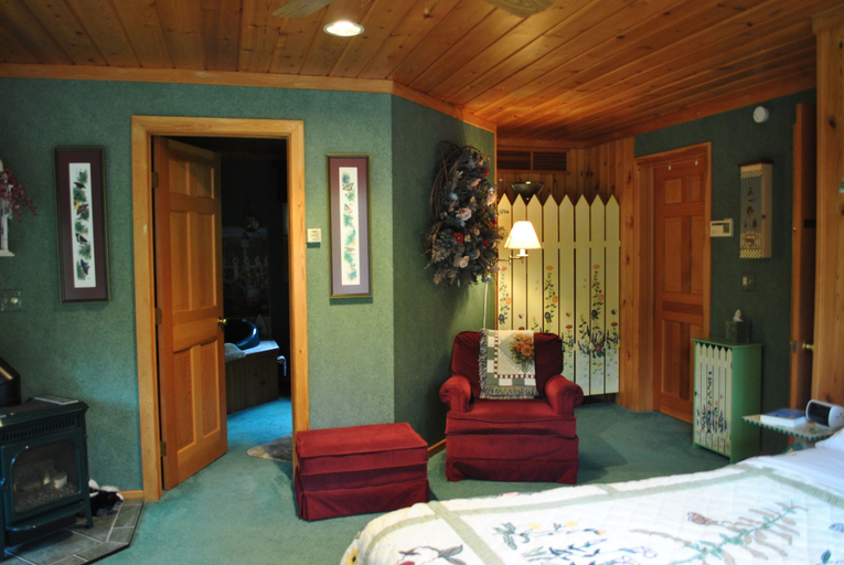 Bedroom 2, Horton Creek Inn B&B, Charlevoix