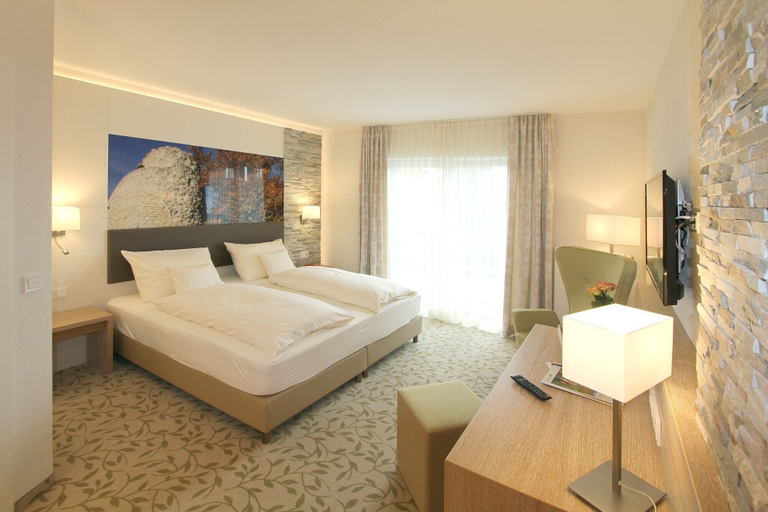 Bedroom 2, Landgasthof Hotel Sonne Röttingen, Ostalbkreis