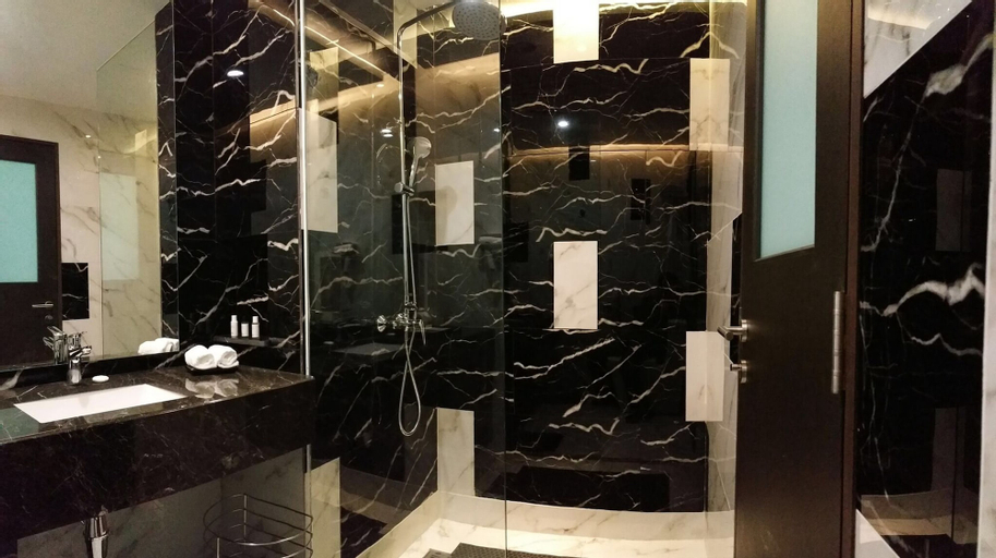 Bathroom 11