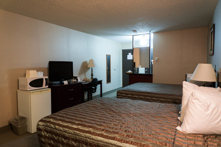Bedroom 3, Econo Lodge, Division No. 10