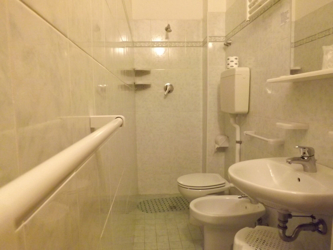 Bathroom 4, Hotel Mimosa, Rimini