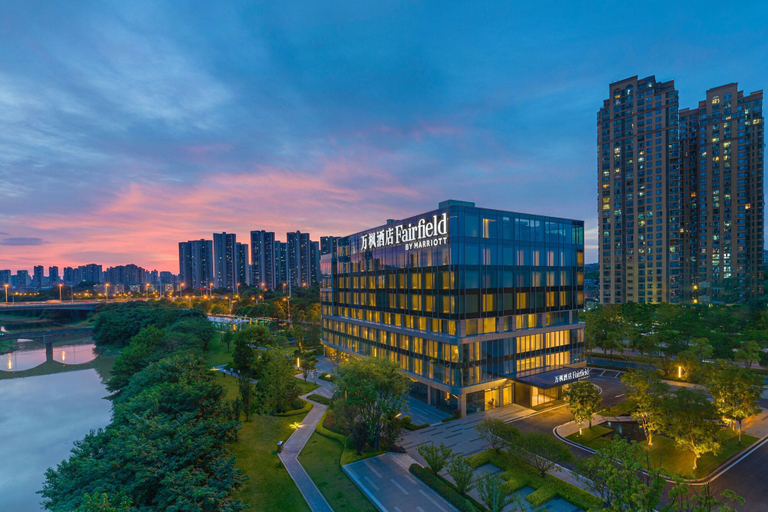 Exterior & Views