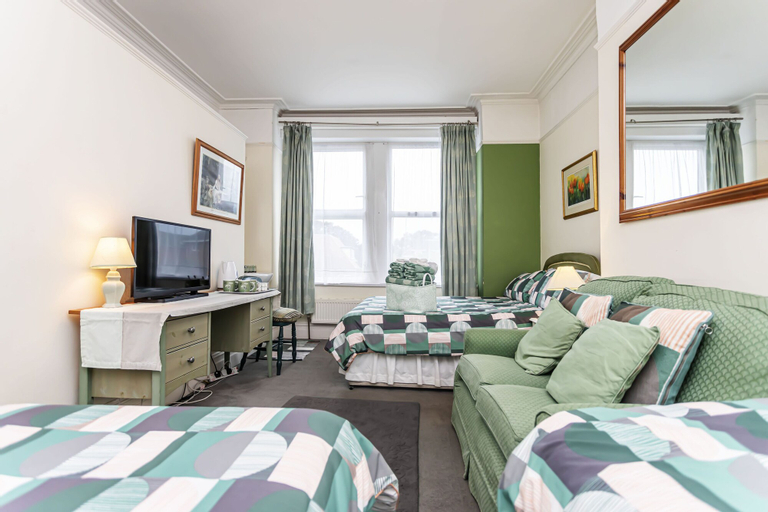 Bedroom 2, The Ravensbourne Hotel, Bournemouth
