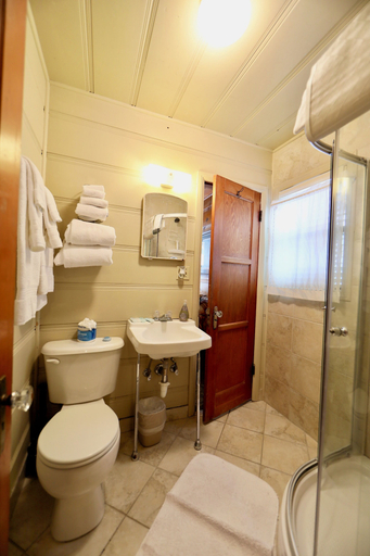 Bathroom, Big Rock Resort, Mono
