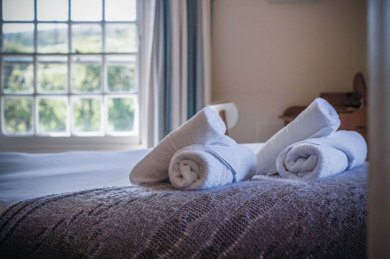 Bedroom 2, Dollars Cottage - 4 Bed - Llangennith, Swansea