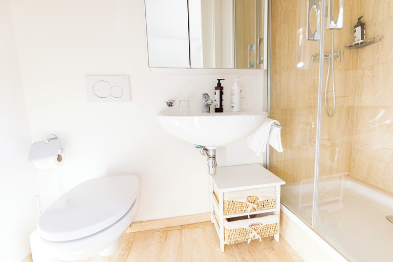 Bathroom 4, San Carlo Apartments, Lugano