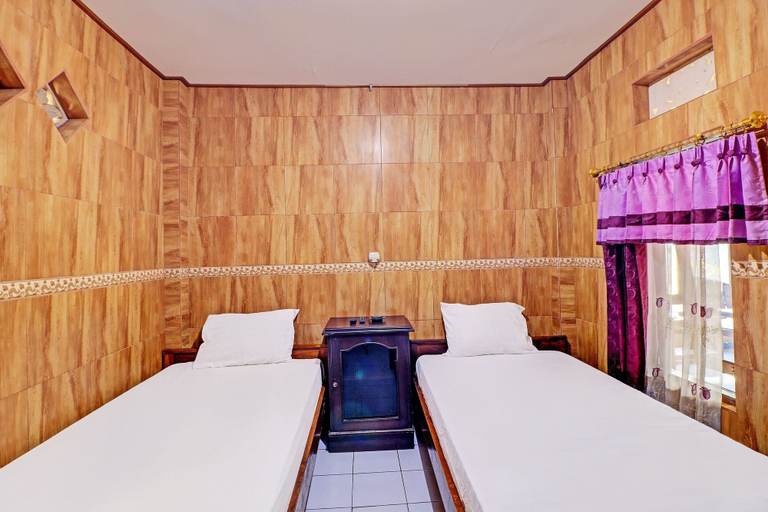 Bedroom 4, SPOT ON 92028 Hotel Surya Near Pelabuhan Gilimanuk, Jembrana
