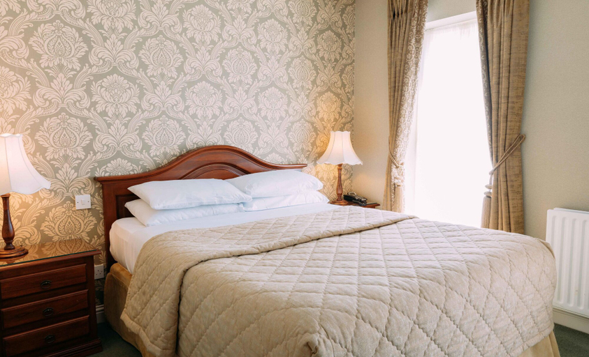 Bedroom 2, Sheedy's Country House Hotel