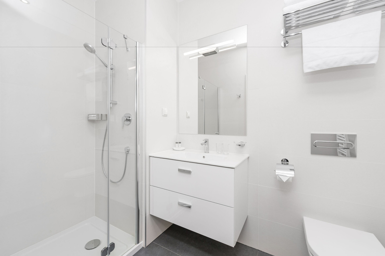 Bathroom 5, Apart Avenue 22, Poznań City