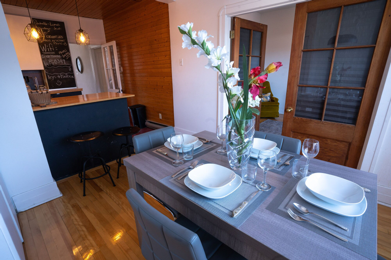 Stunning 2 Bedroom Apt! 3mins Walk From CDN Metro, Montréal