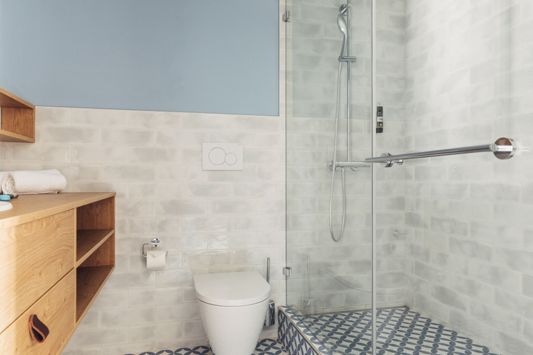 Bathroom 5, harry’s home Villach, Villach