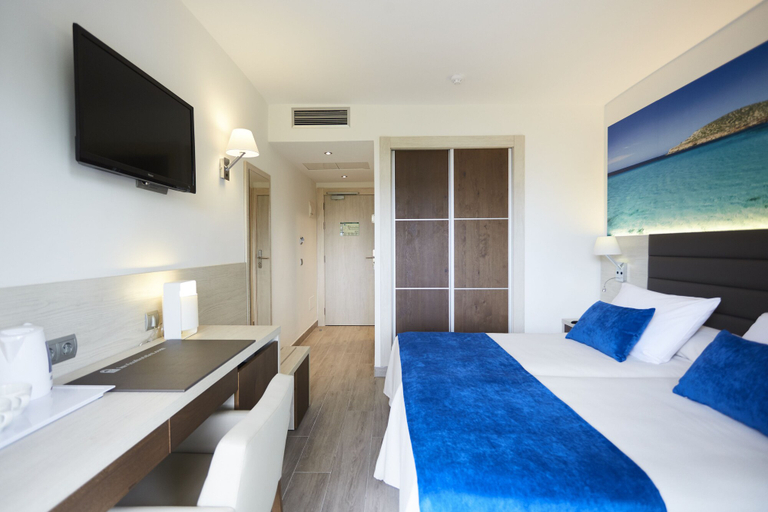 Bedroom 3, Invisa Hotel Club Cala Blanca, Baleares