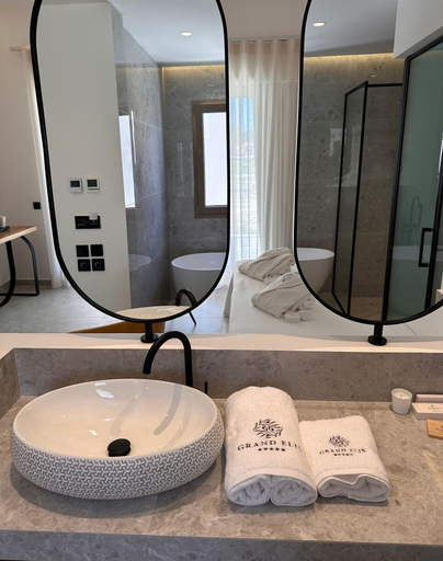 Bathroom 5, Grand Elis Hotel, West Greece