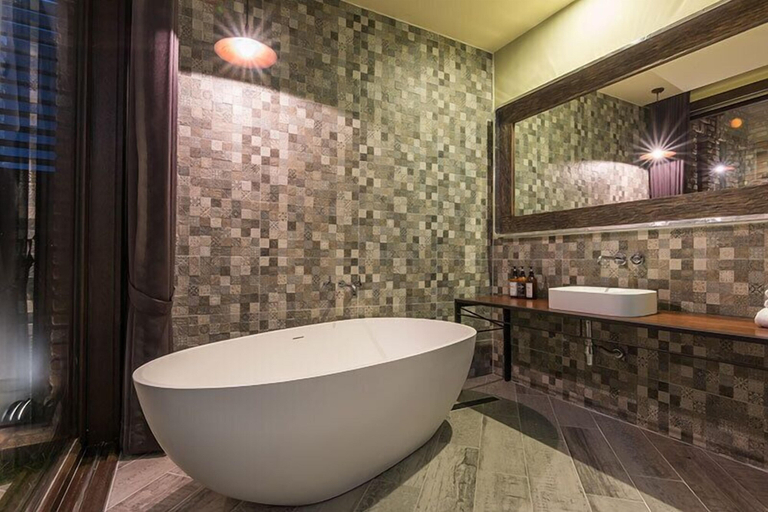Bathroom 5, Hotel March, Daedeok