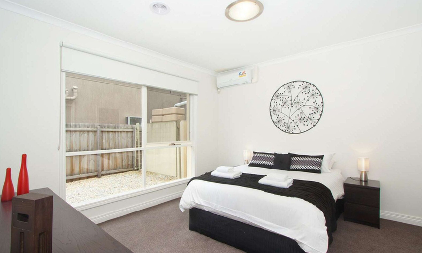 Bedroom 2, Smart Caulfield Townhouse, Melbourne