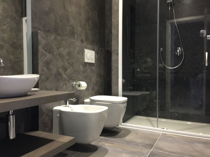 Bathroom 5, Turin Central Rooms, Torino