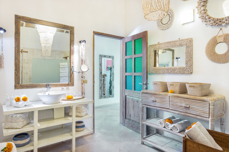 Bathroom 3, Villa 007, Badung