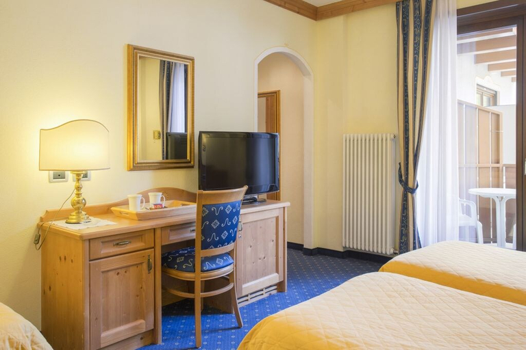 Bedroom 3, Hotel Ariston, Trento