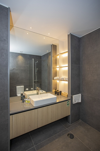 Bathroom 3, Liiiving-Mouzinho Residence Apartment 3T, Porto