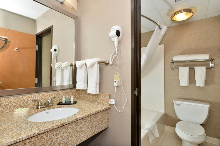 Bathroom 4, Baymont by Wyndham Brooklyn Center, Hennepin