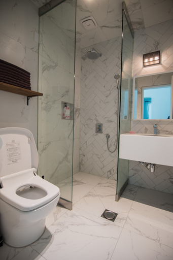 Bathroom 4, Praise Suite, Gapyeong