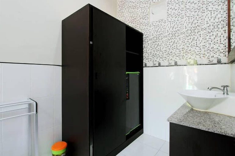 Bathroom 5