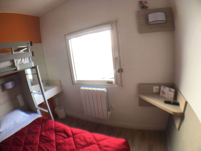 Bedroom 4, Premiere Classe Evry SUD Mennecy, Essonne