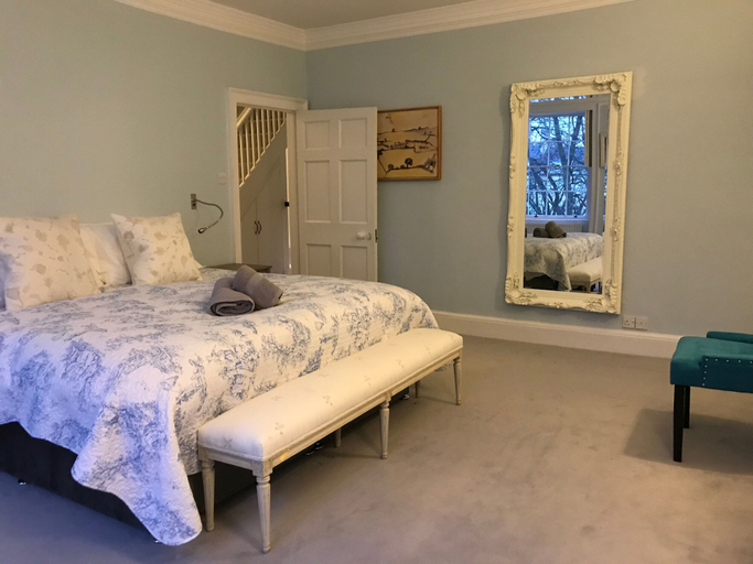 Bedroom 4, St James Square, Bath and North East Somerset