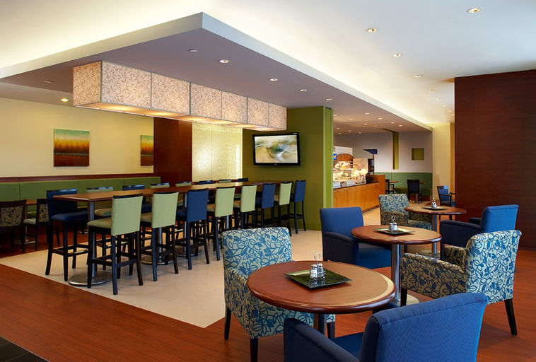 Food & Drinks 4, Holiday Inn & Suites MONTREAL AIRPORT by IHG, Montréal