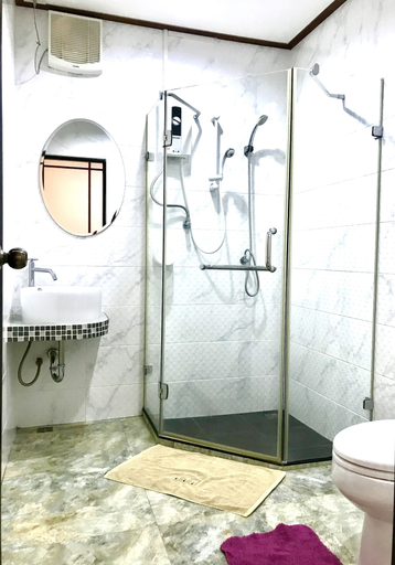 Bathroom 3, EZ House & Cafe, Muang Sukhothai
